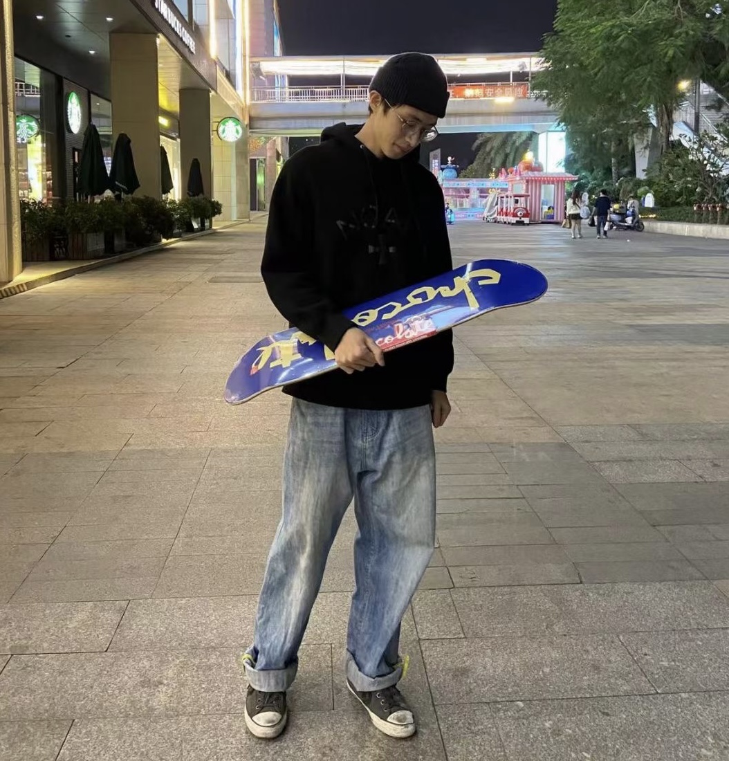 旧硬盘中的滑板照片